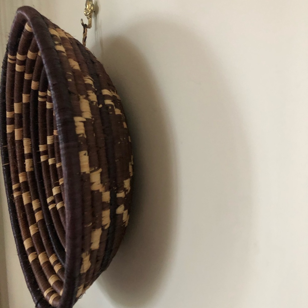 African woven basket - Picture 3 of 3